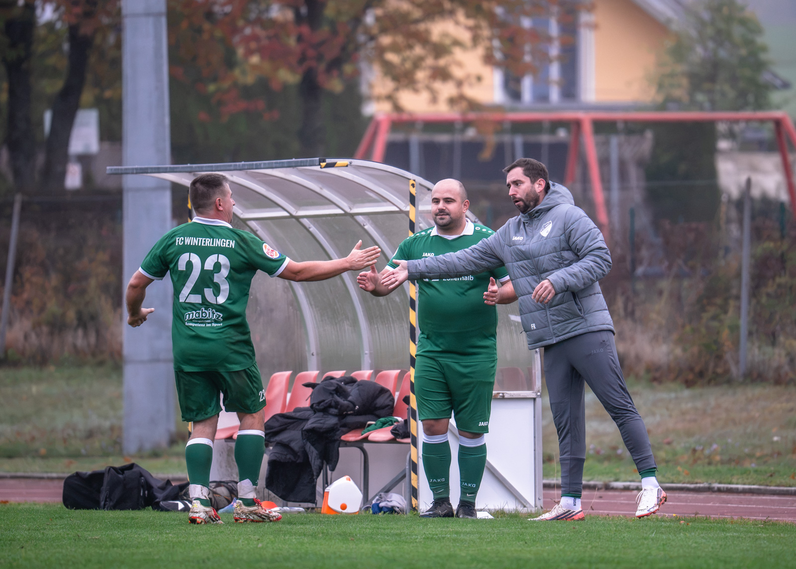 Erster Saison Sieg im Hitzigen Kellerduell
